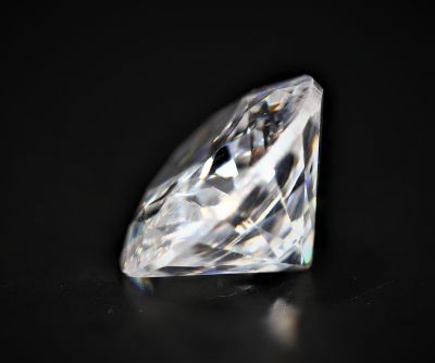 872005 Natural American Diamond Gemstone (White Zircon) - 17.50 Carat Weight - Origin USA