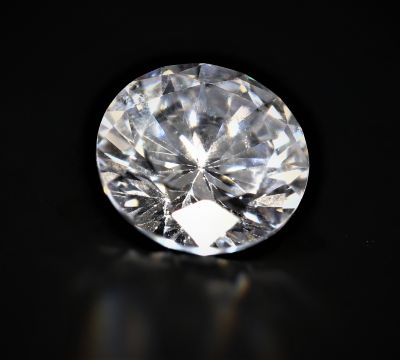 872014 Natural American Diamond Gemstone (White Zircon) - 10.50 Carat Weight - Origin USA