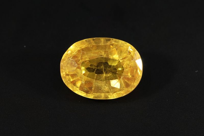 Yellow Sapphire Gemstone  Pukhraj Ratan  6.00 Carat Weight  Origin Thailand 722011