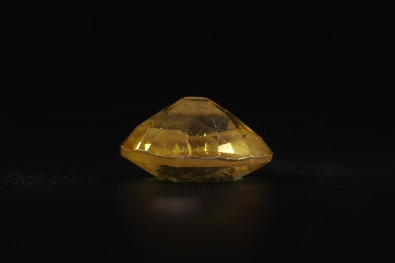 Yellow Sapphire Gemstone  Pukhraj Ratan  9.00 Carat Weight  Origin Thailand 742014