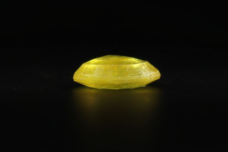 Yellow Sapphire Gemstone  Pukhraj Ratan 4.00 Carat Weight  Origin Thailand 742015