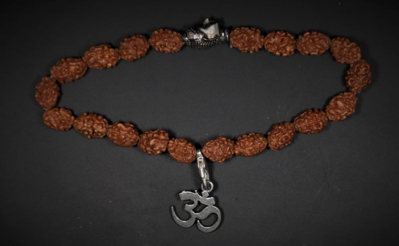 Bracelet  - 3 Mukhi Rudraksh Indonesia with OM in Silver ( 21 Danne )-SJRER_PS_67