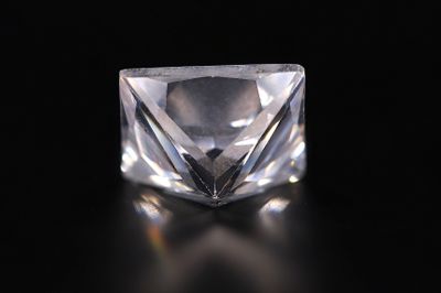 882001 Original American Diamond Gemstone (White Zircon) -20.00 Carat Weight - Origin USA