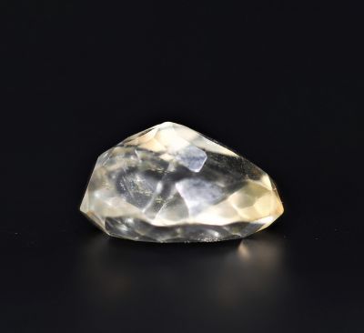 251710 Golden Topaz stone (Citrine/Sunehla) - 5.95 Carat Weight - Origin India