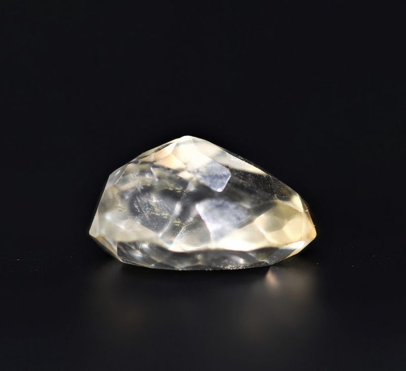 251729 Natural Golden Topaz stone (Citrine/Sunehla) - 8.40 Carat Weight - Origin India