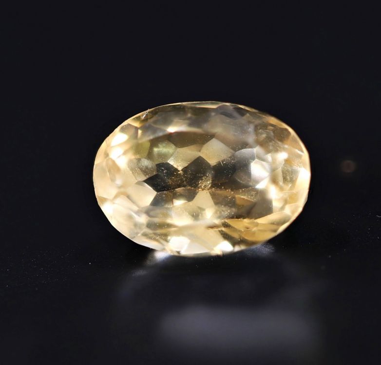 251745 Natural Golden Topaz stone (Citrine/Sunehla) - 5.95 Carat Weight - Origin India