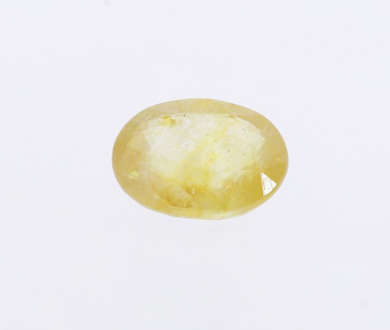 Yellow Sapphire stone  Pukhraj Ratan  4.05 Carat Weight  Origin Sri Lanka 131722