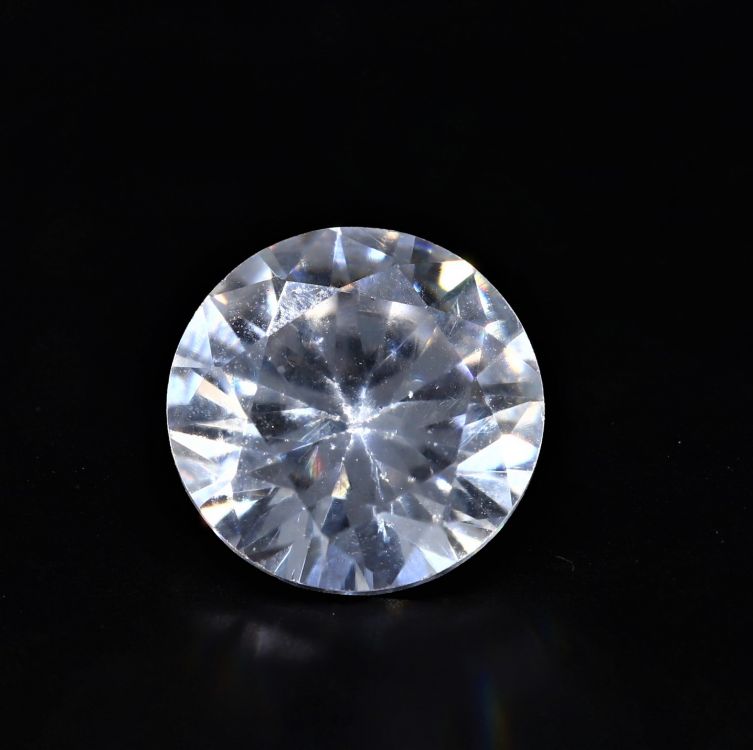 031744 Natural American Diamond Gemstone (White Zircon) - 4.65 Carat Weight - Origin USA