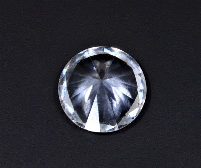 031744 Natural American Diamond Gemstone (White Zircon) - 4.65 Carat Weight - Origin USA