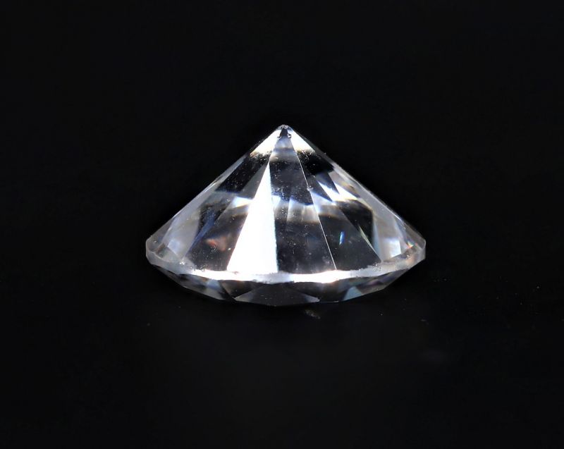 031744 Natural American Diamond Gemstone (White Zircon) - 4.65 Carat Weight - Origin USA