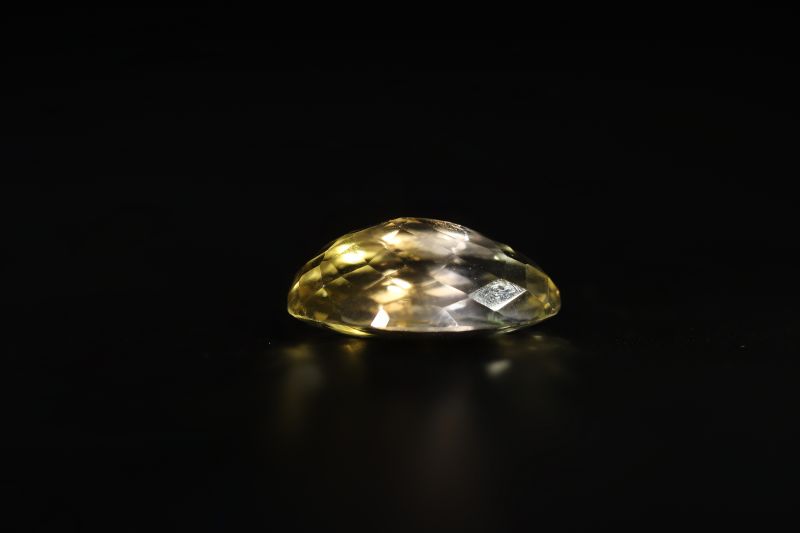392007 Original Golden Topaz stone (Citrine/Sunehla) - 11.25 Carat Weight - Origin India