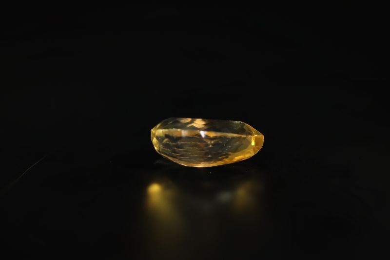 392010 Original Golden Topaz stone (Citrine/Sunehla) - 9.00 Carat Weight - Origin India