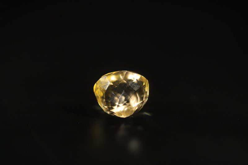 392027 Original Golden Topaz stone (Citrine/Sunehla) - 12.50 Carat Weight - Origin India