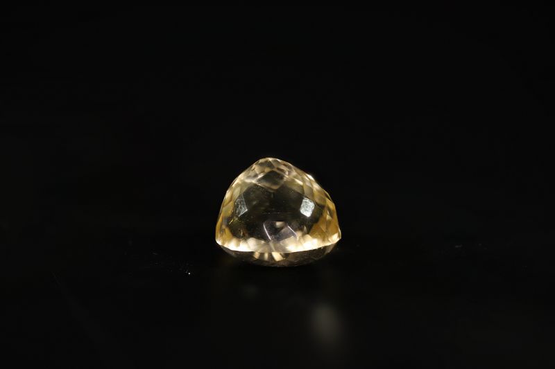 392027 Original Golden Topaz stone (Citrine/Sunehla) - 12.50 Carat Weight - Origin India