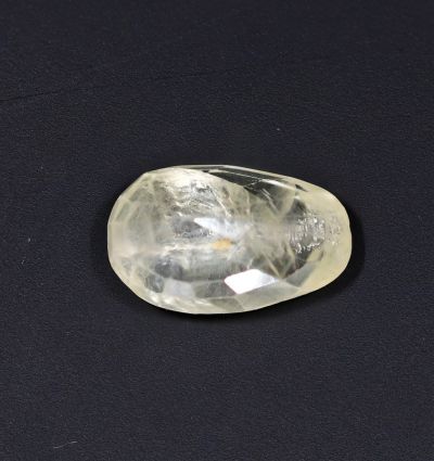 Yellow Sapphire Gemstone  Pukhraj Ratan  4.00 Carat Weight  Origin Sri Lanka 722015