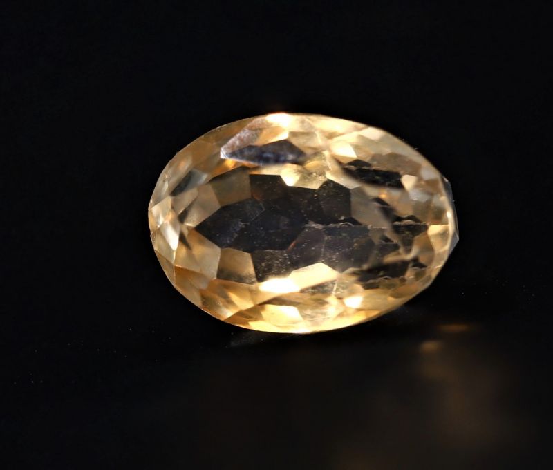 251730 Natural Golden Topaz stone (Citrine/Sunehla) - 5.75 Carat Weight - Origin India