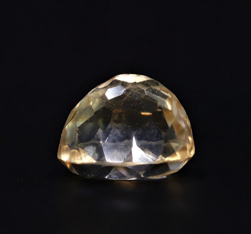 251730 Natural Golden Topaz stone (Citrine/Sunehla) - 5.75 Carat Weight - Origin India