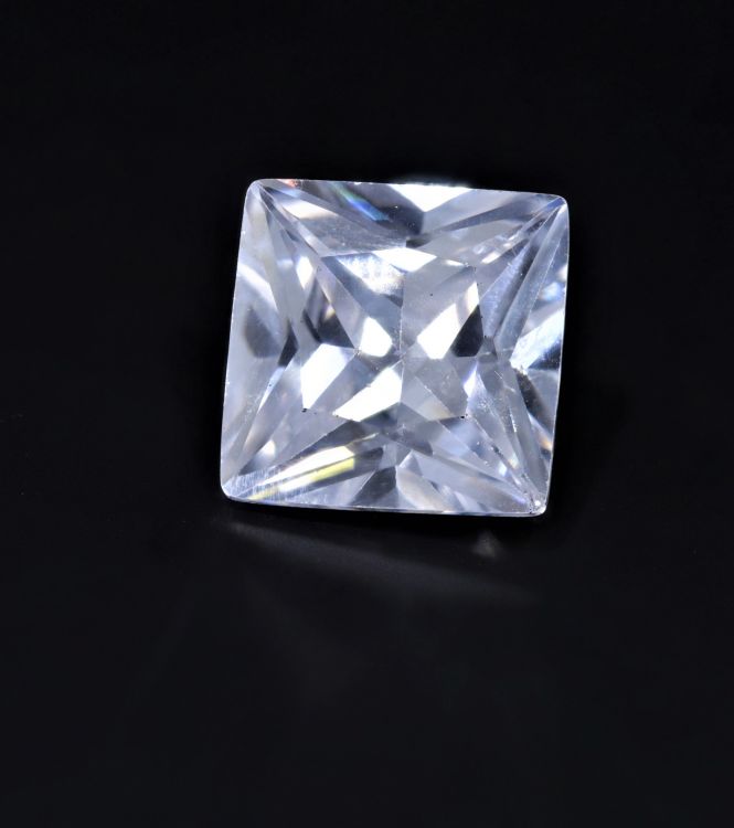 872032 American Diamond stone (White Zircon) - 22.00 Carat Weight - Origin USA