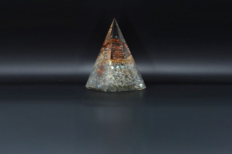 Labradorite Stone+Gomti Chakra+Shree Yantra+ORG+ Pyramid-SJRER_PS_135